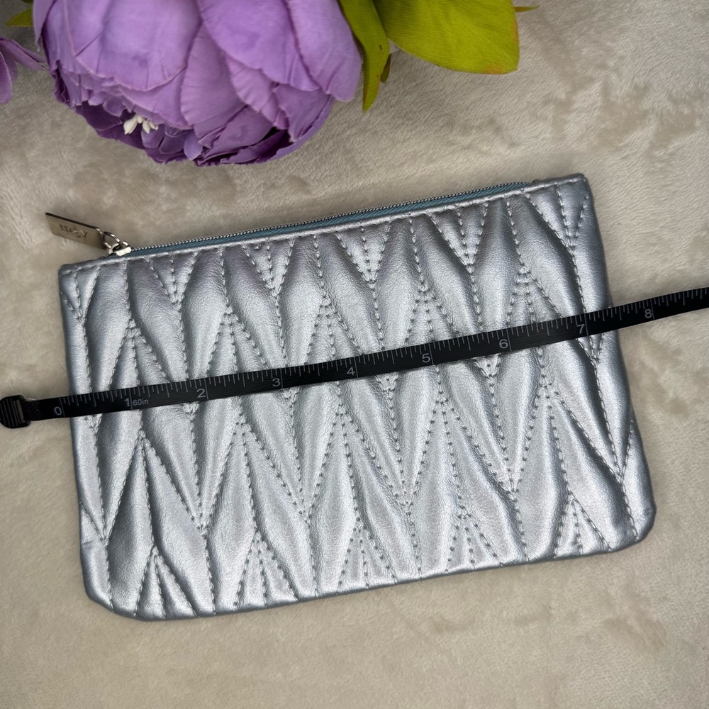 3 for $16 - NEW Ipsy Silver Quilted Cosmetic Bag - Picture 10 of 11